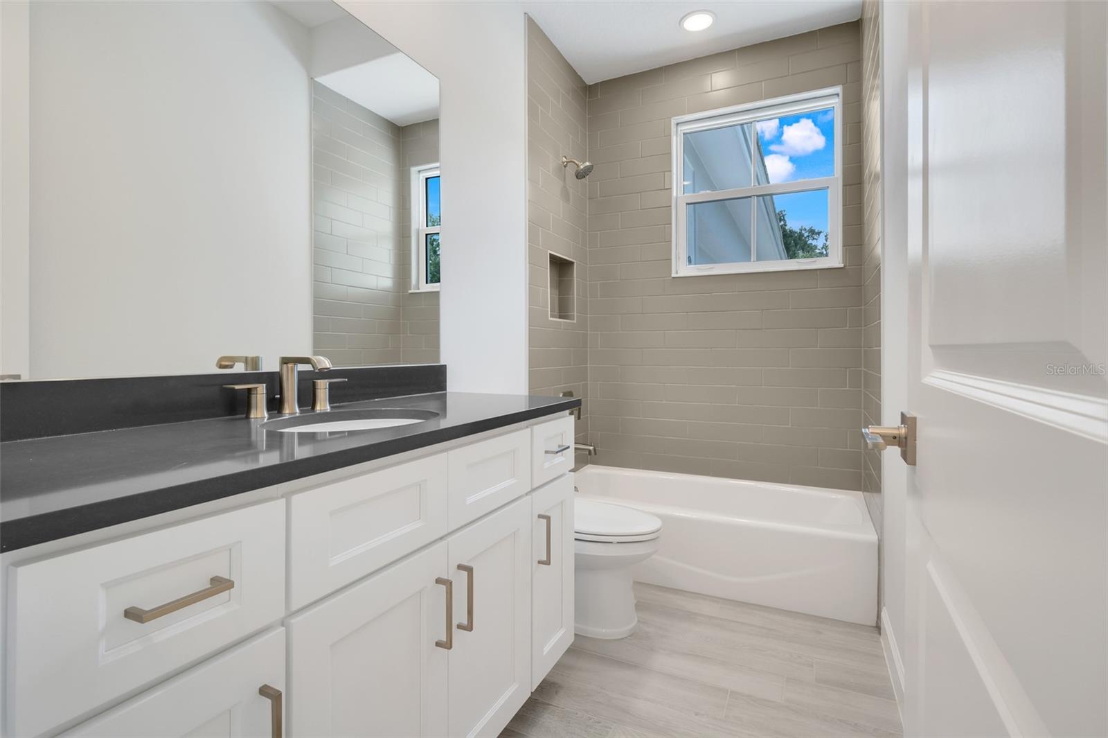 Image 28 of 33 For 110 New Leatherwood Drive