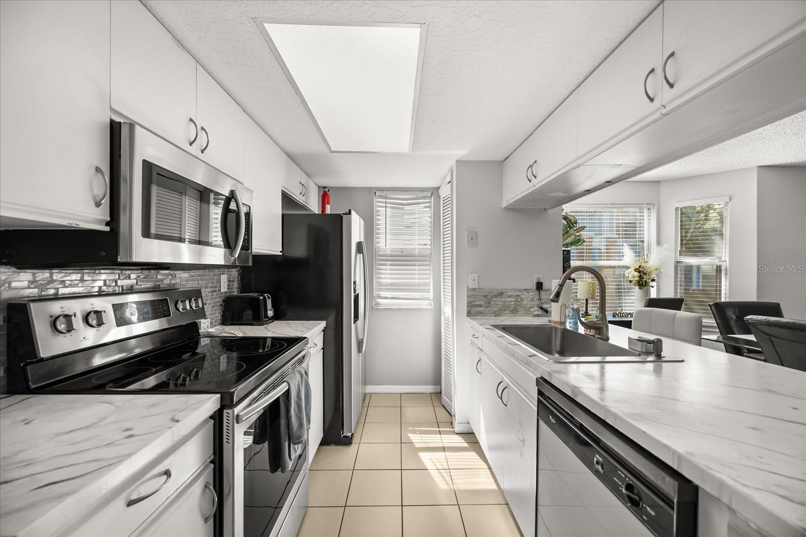 Image 9 of 25 For 2739 Poinciana Boulevard 83