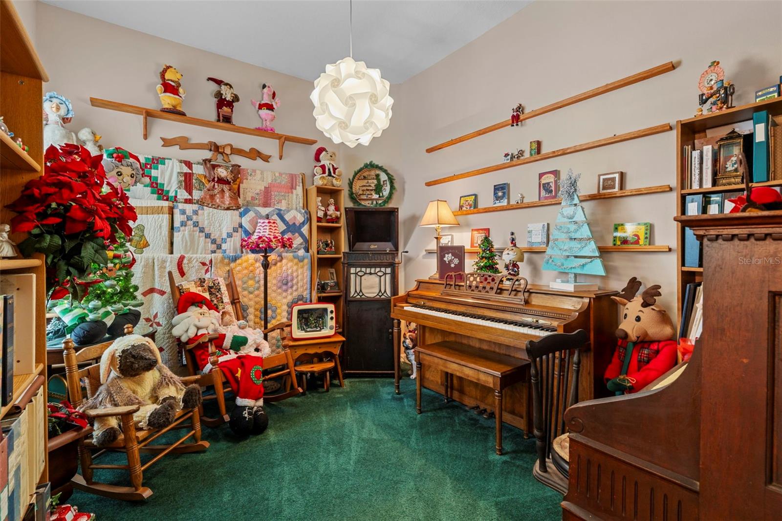 Image 12 of 40 For 107 Lake Darby Place