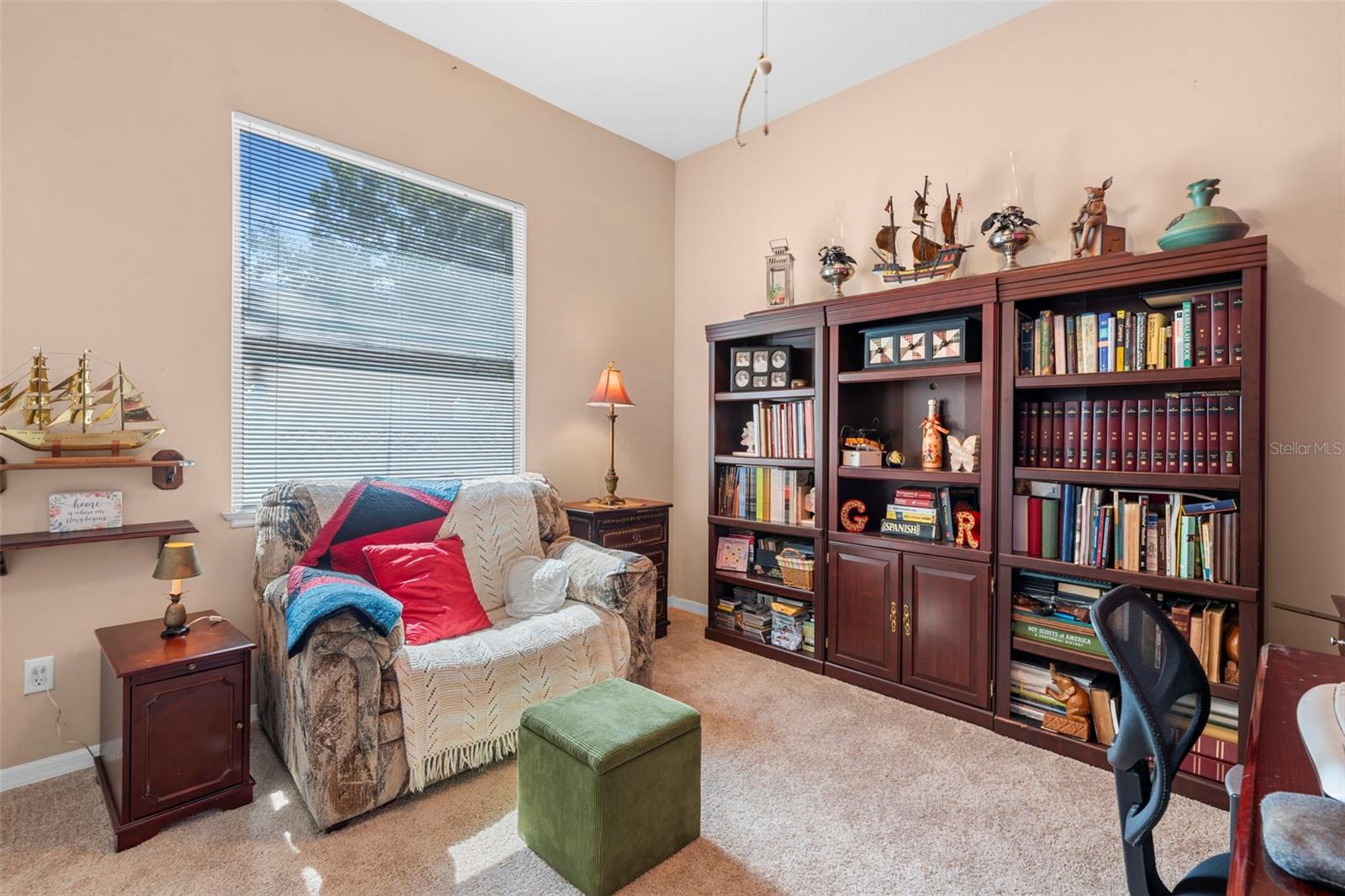 Image 32 of 40 For 107 Lake Darby Place