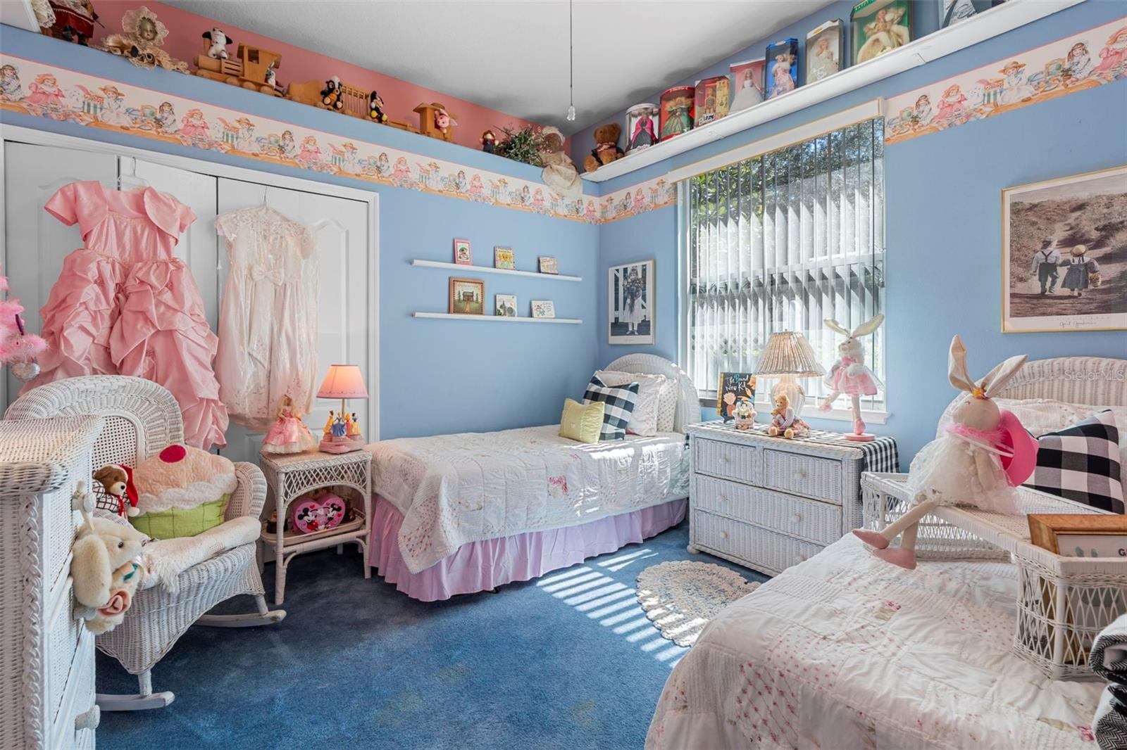 Image 33 of 40 For 107 Lake Darby Place