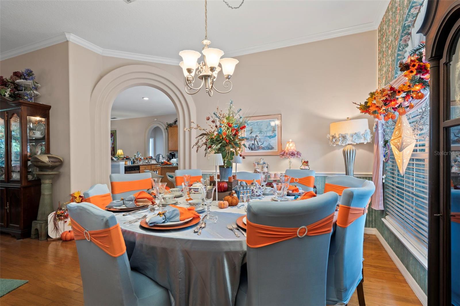 Image 7 of 40 For 107 Lake Darby Place