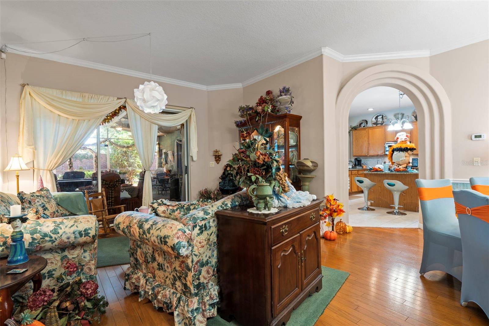 Image 8 of 40 For 107 Lake Darby Place