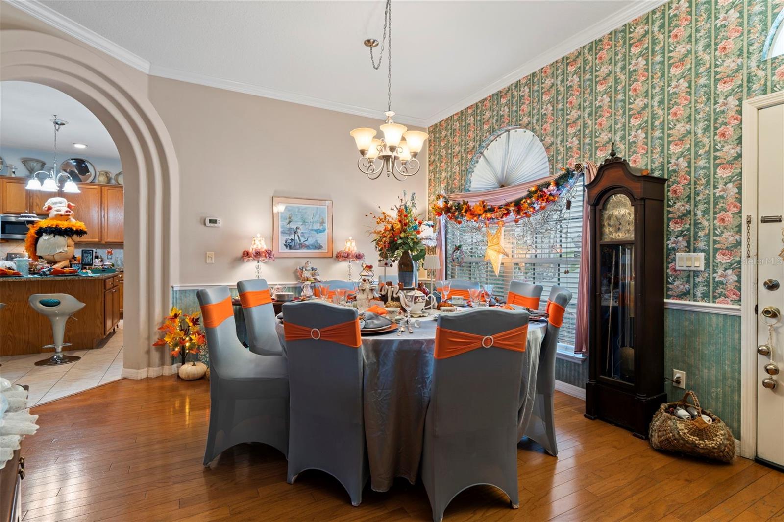 Image 9 of 40 For 107 Lake Darby Place