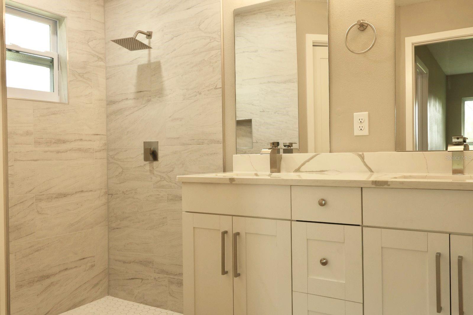 Image 14 of 20 For 194 Malauka Run