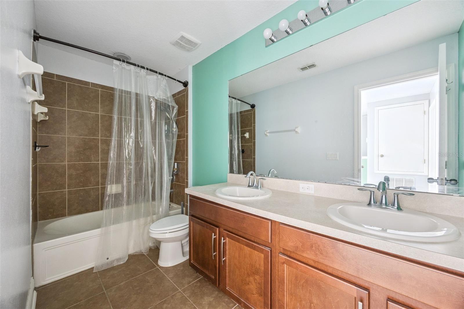 Image 13 of 30 For 2667 River Landing Drive