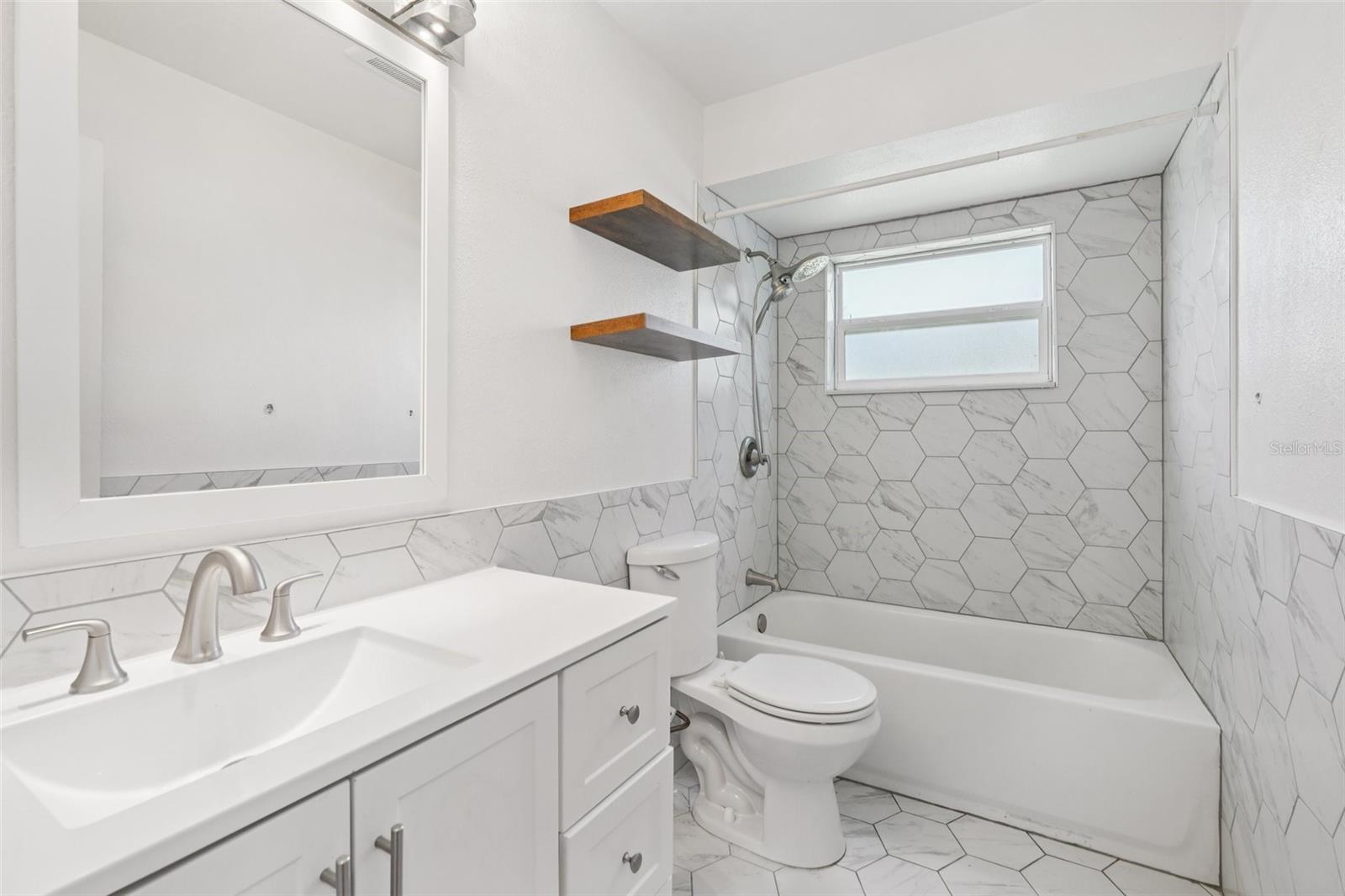 Image 19 of 30 For 653 Sherwood Drive