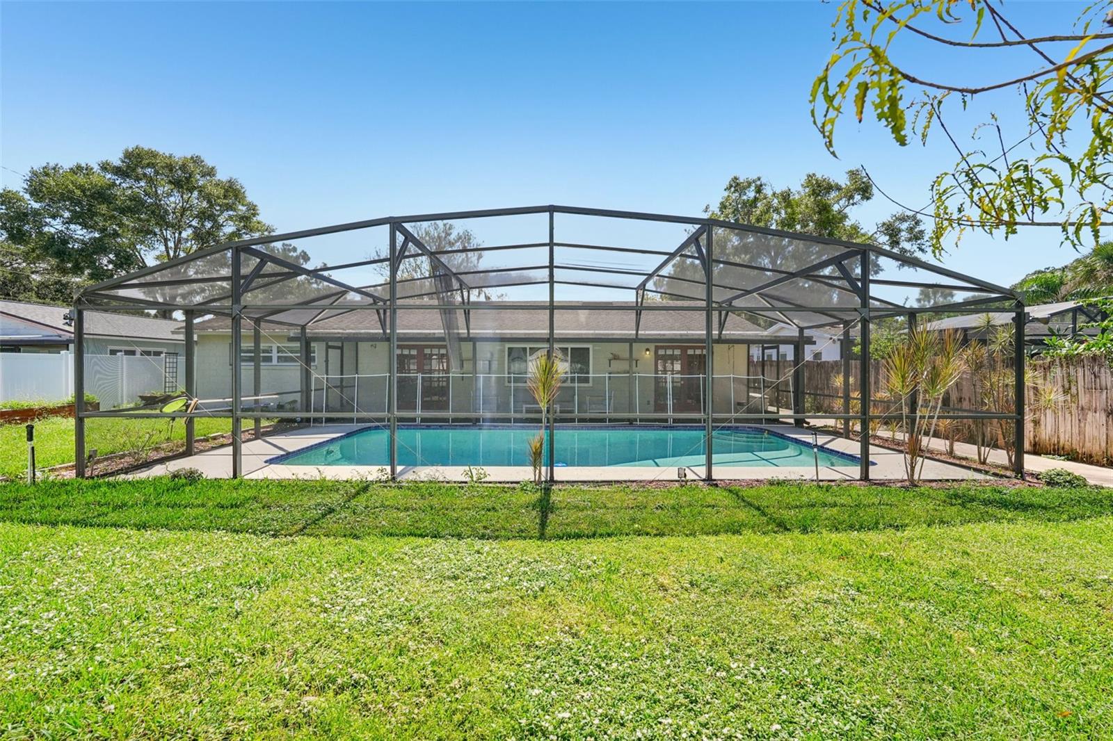 Image 26 of 30 For 653 Sherwood Drive