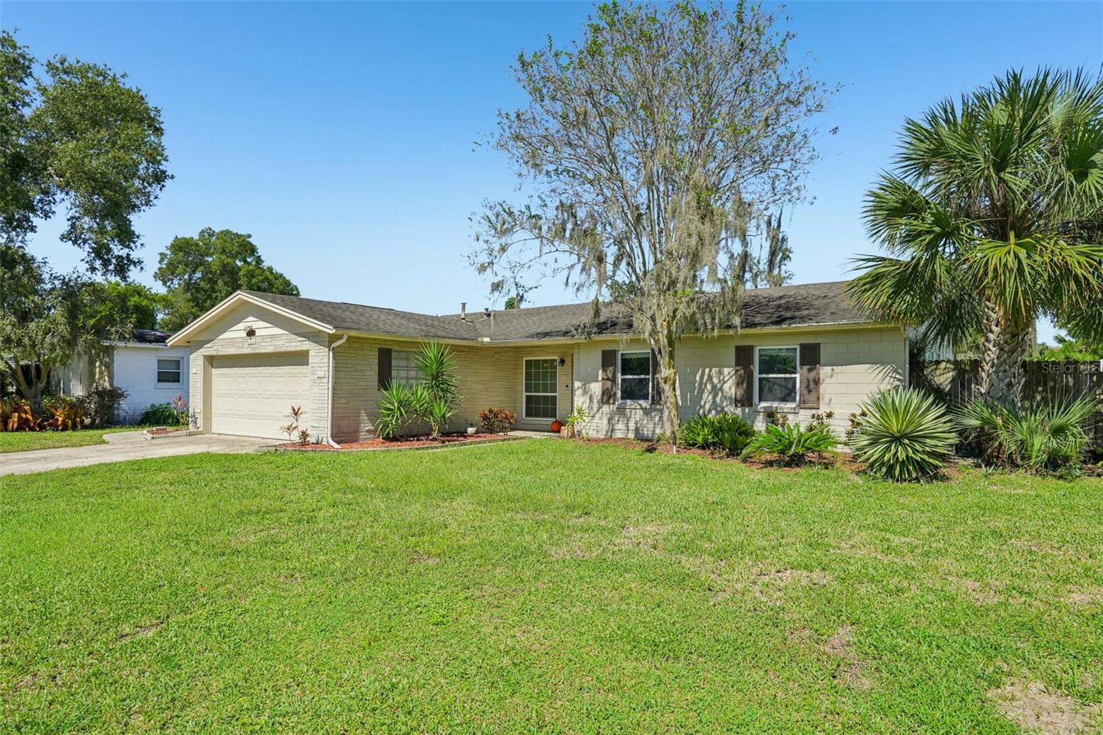 Image 3 of 30 For 653 Sherwood Drive