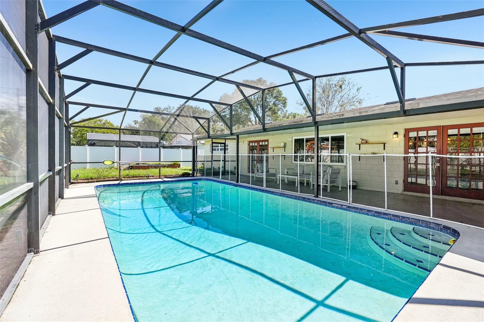 Image 4 of 30 For 653 Sherwood Drive