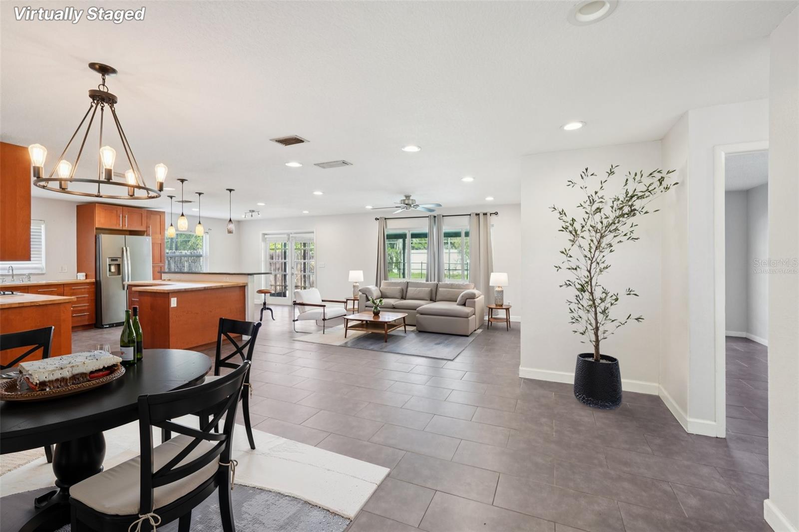 Image 5 of 30 For 653 Sherwood Drive