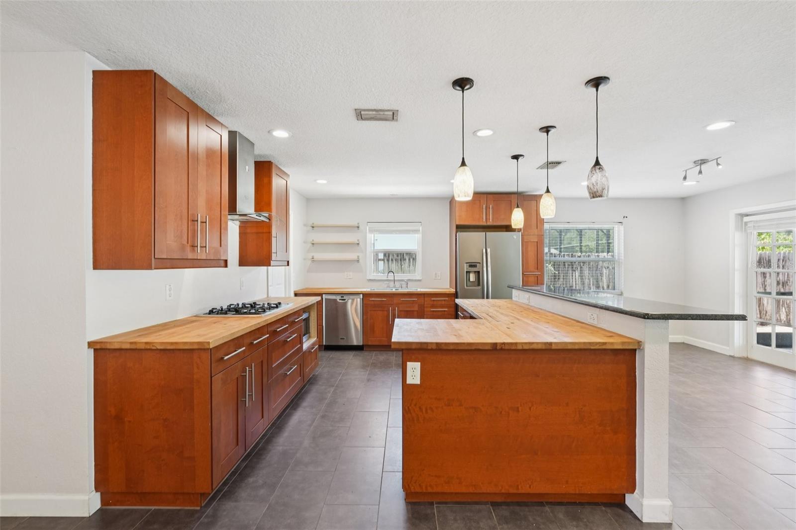 Image 9 of 30 For 653 Sherwood Drive