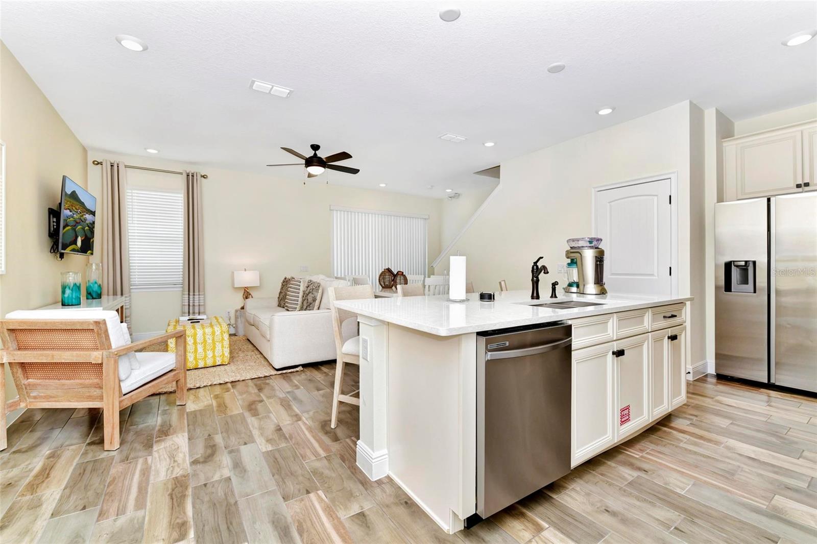 Image 15 of 87 For 8143 Coconut Place