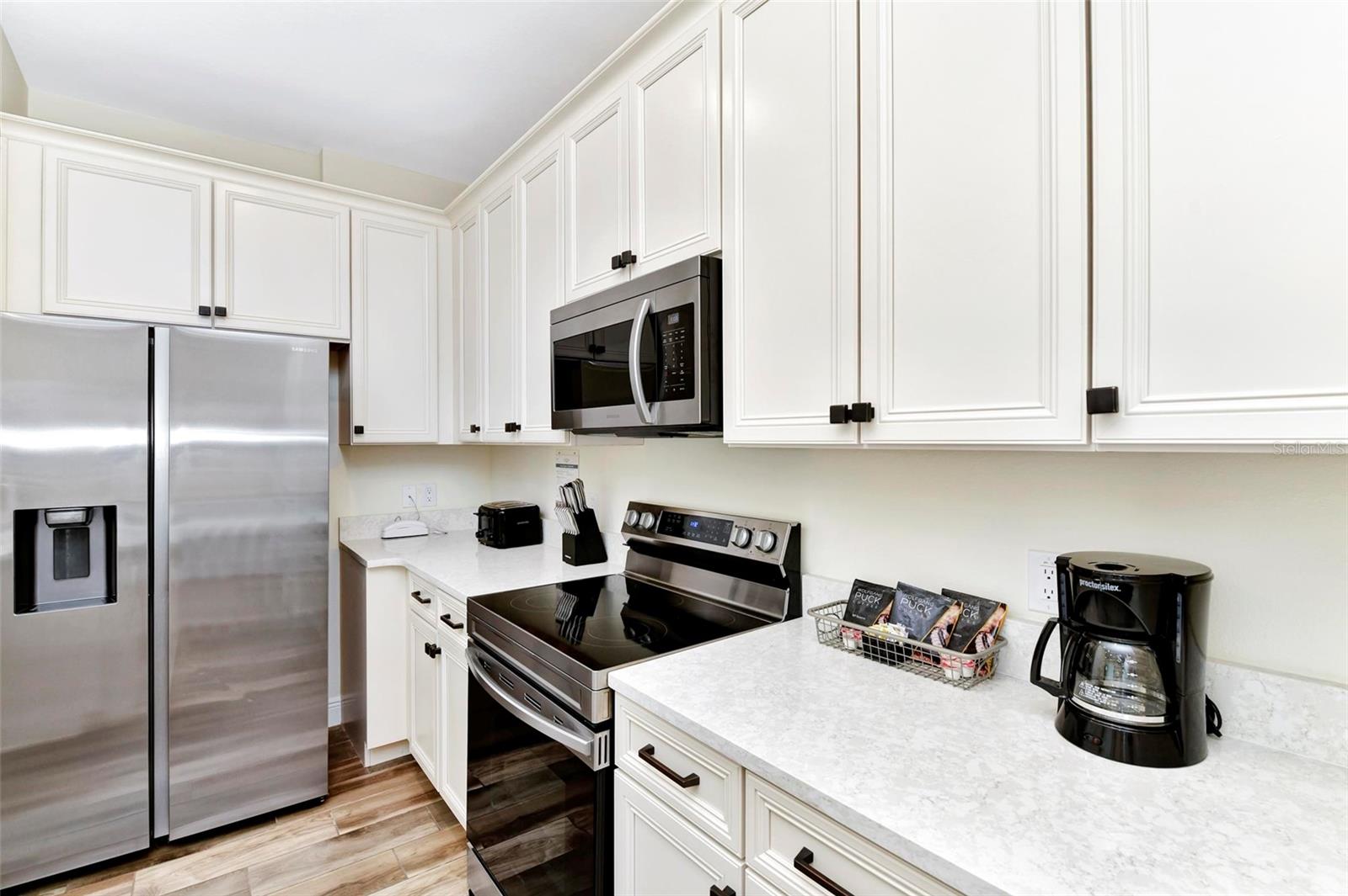 Image 17 of 87 For 8143 Coconut Place