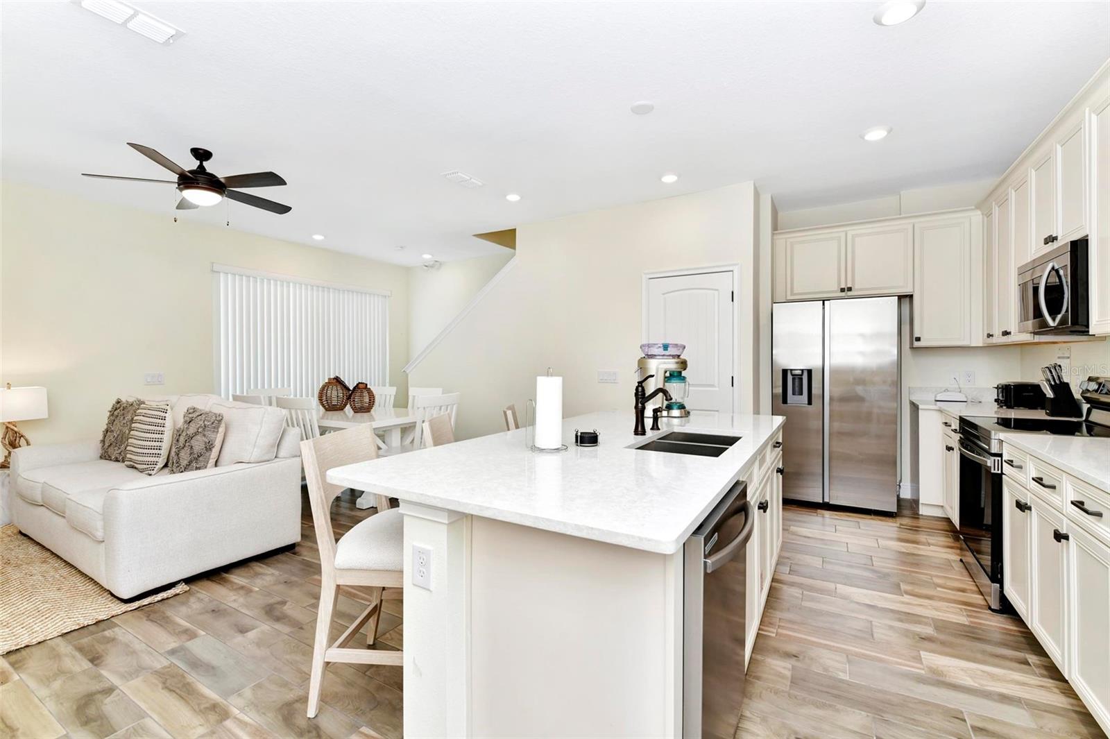 Image 23 of 87 For 8143 Coconut Place