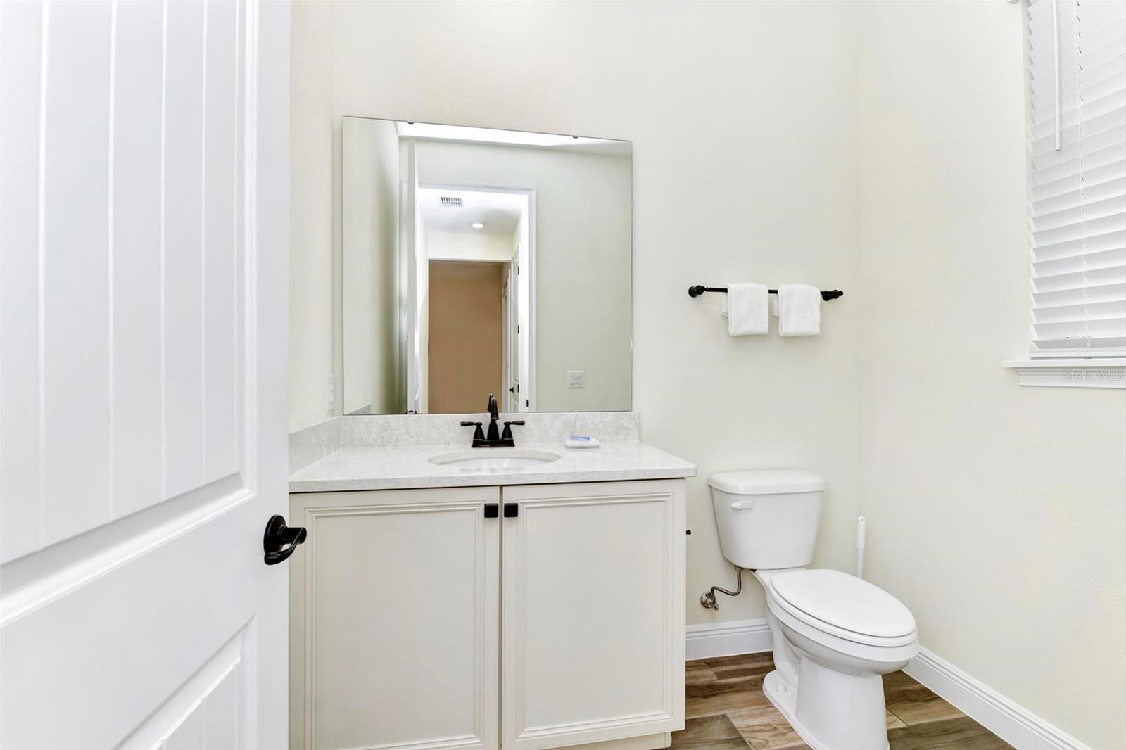 Image 24 of 87 For 8143 Coconut Place