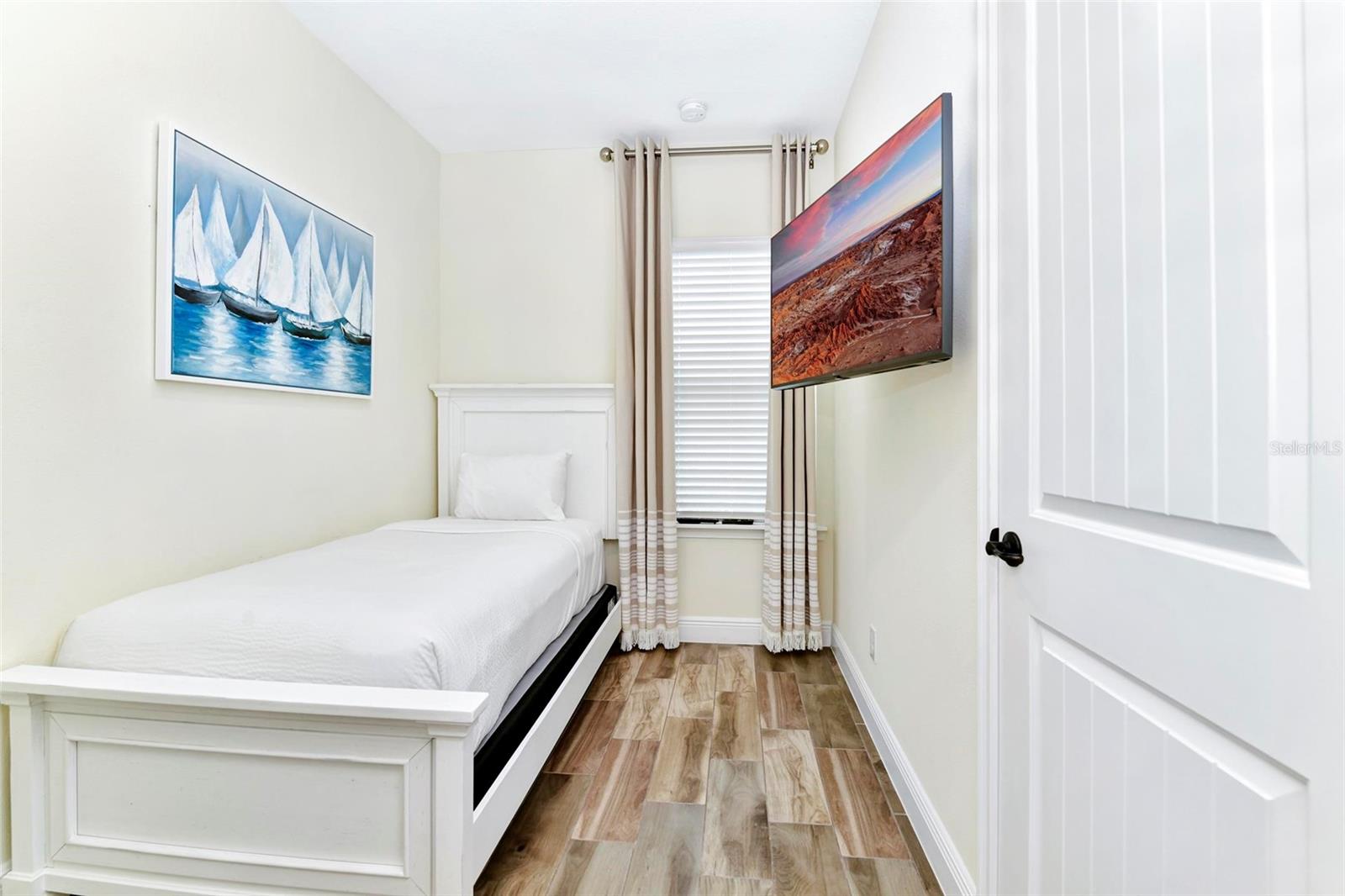 Image 25 of 87 For 8143 Coconut Place