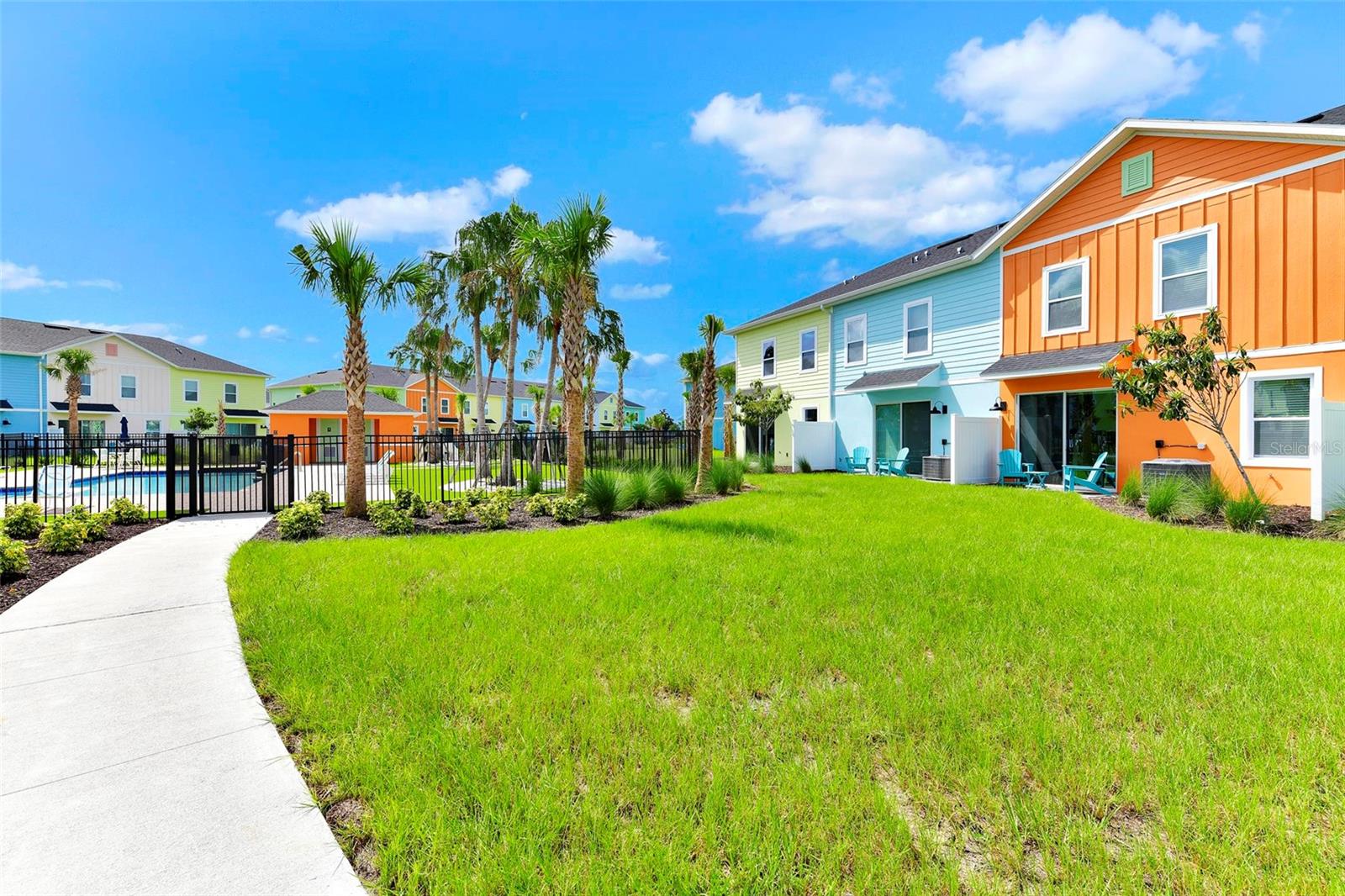 Image 4 of 87 For 8143 Coconut Place