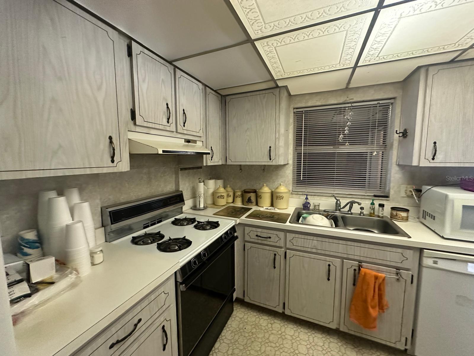 Image 4 of 13 For 6016 18th Street Ne