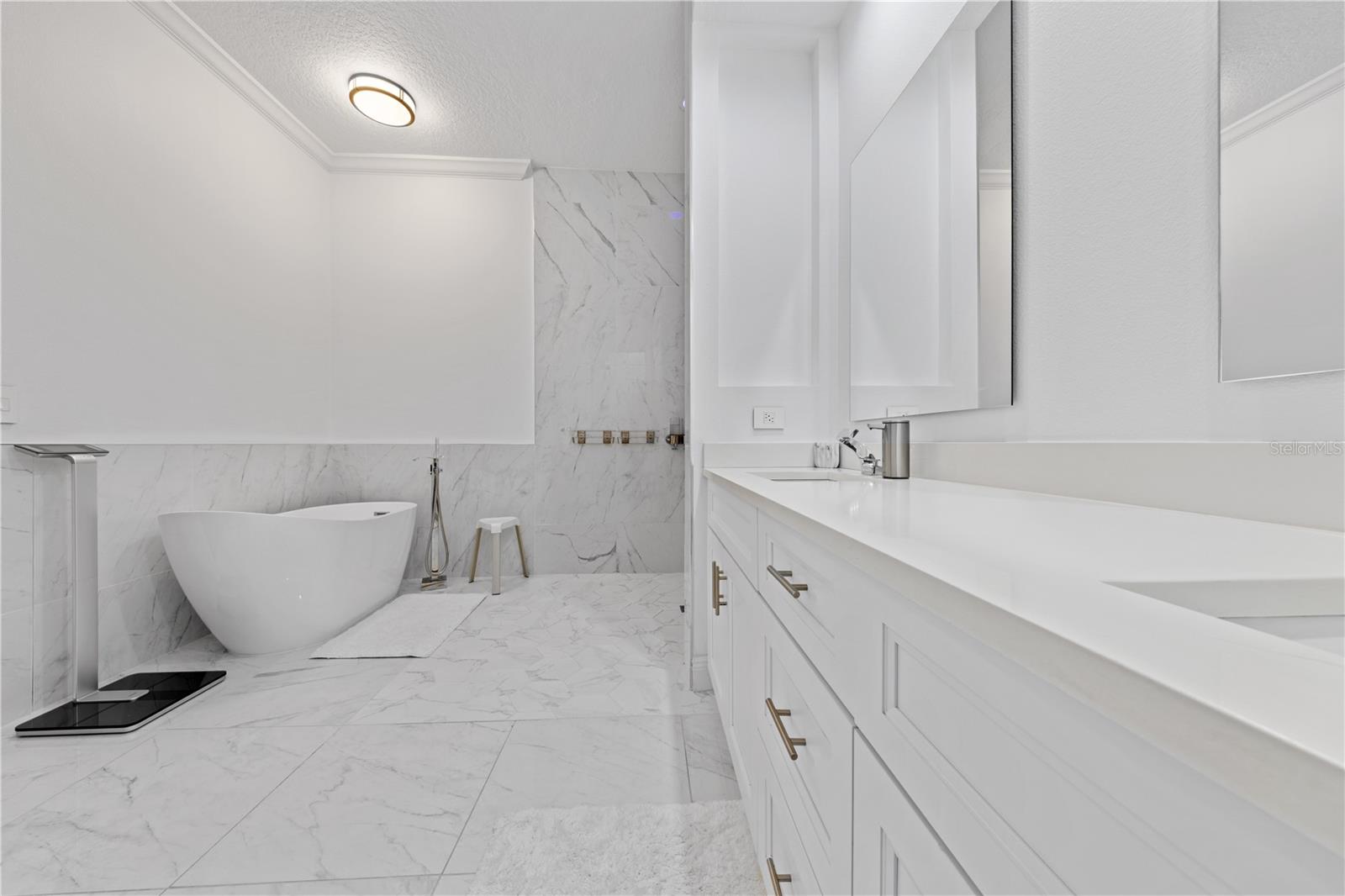 Image 23 of 70 For 1435 Lake Baldwin Lane