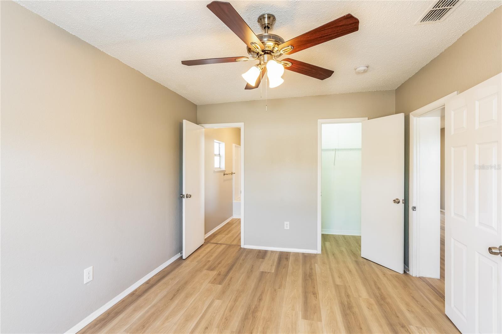 Image 8 of 16 For 4626 20th Avenue N