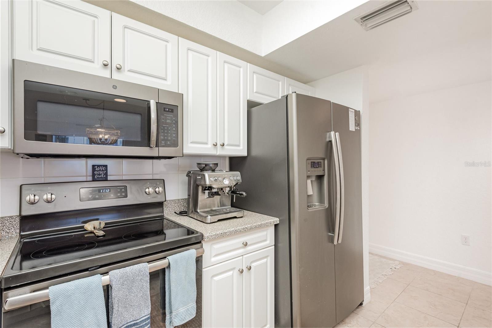 Image 14 of 31 For 5300 Atlantic Avenue 14-205