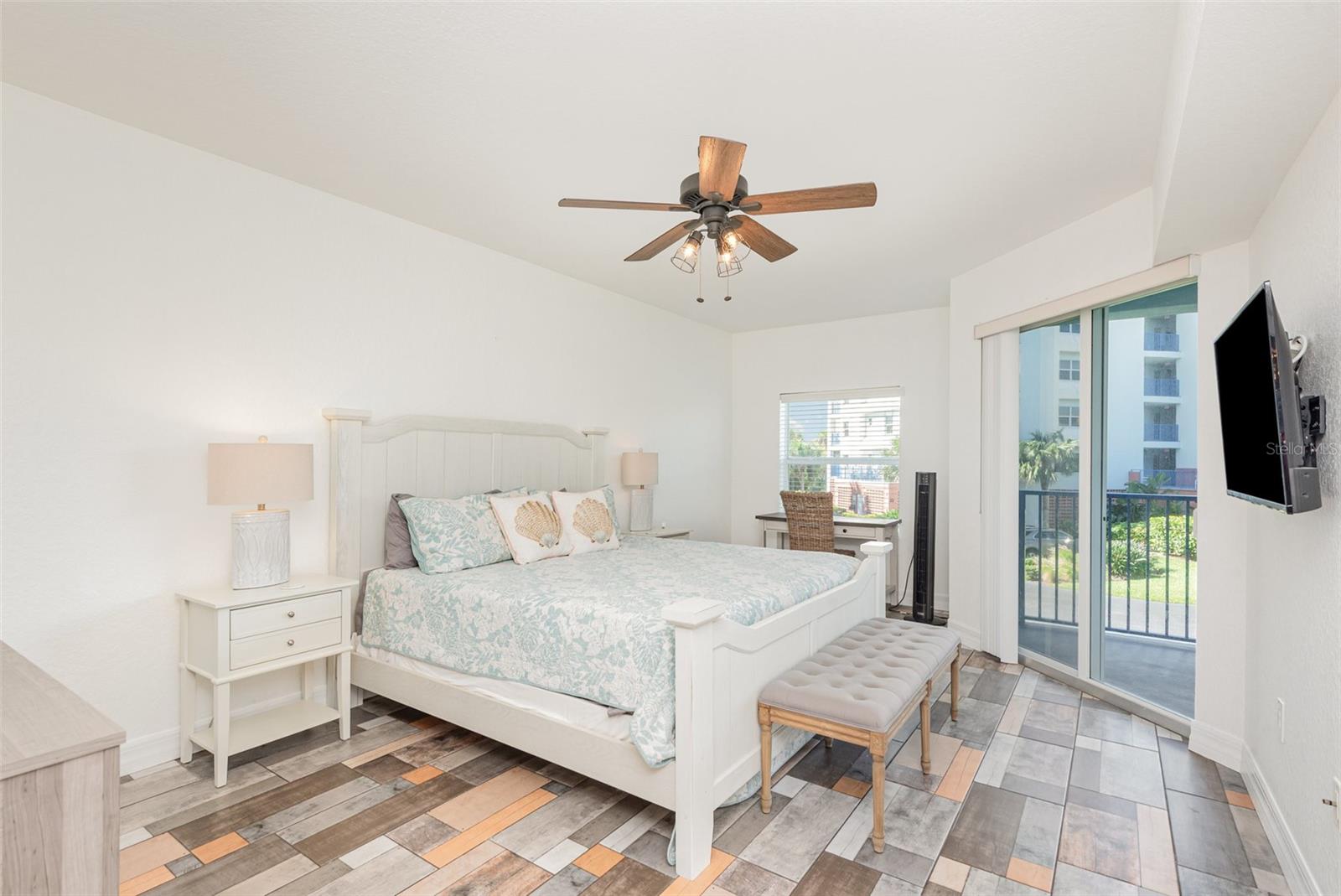 Image 15 of 31 For 5300 Atlantic Avenue 14-205