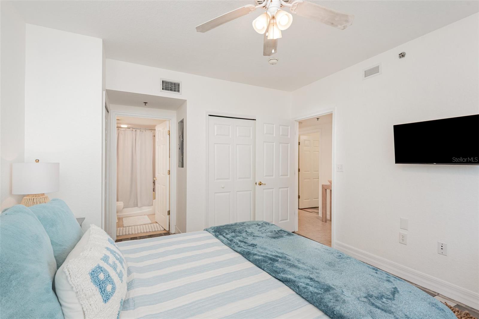 Image 23 of 31 For 5300 Atlantic Avenue 14-205