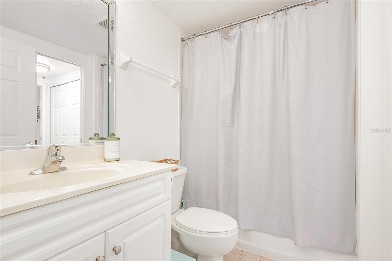 Image 24 of 31 For 5300 Atlantic Avenue 14-205