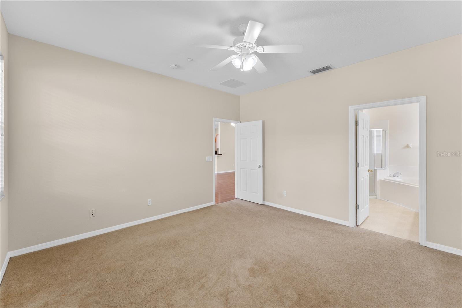 Image 18 of 25 For 9988 Fenrose Terrace