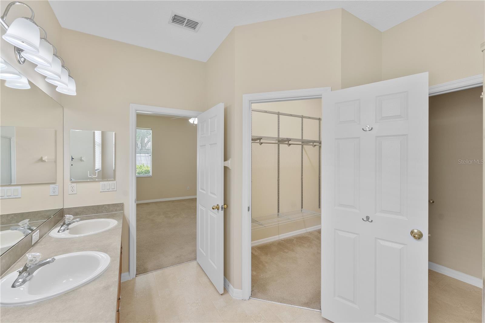 Image 22 of 25 For 9988 Fenrose Terrace