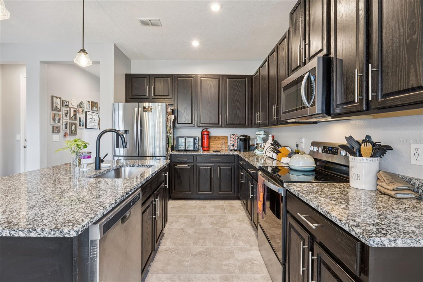 Image 11 of 71 For 2264 Farnham Drive