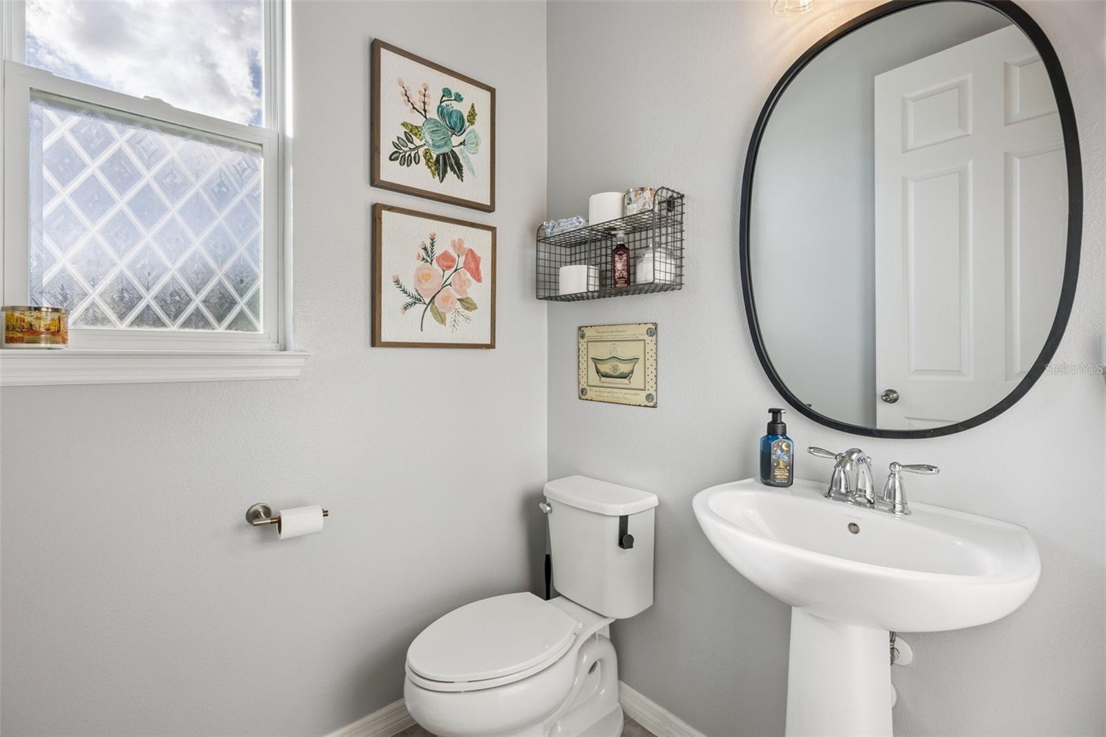 Image 15 of 71 For 2264 Farnham Drive