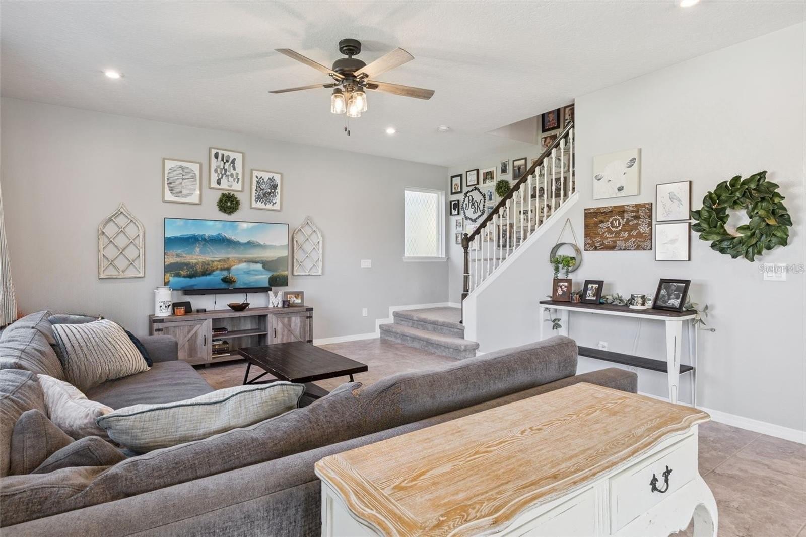 Image 19 of 71 For 2264 Farnham Drive