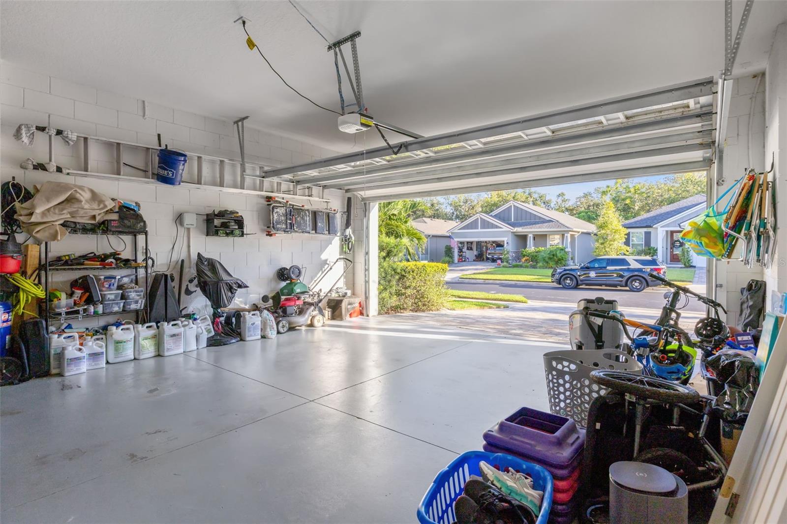 Image 38 of 71 For 2264 Farnham Drive