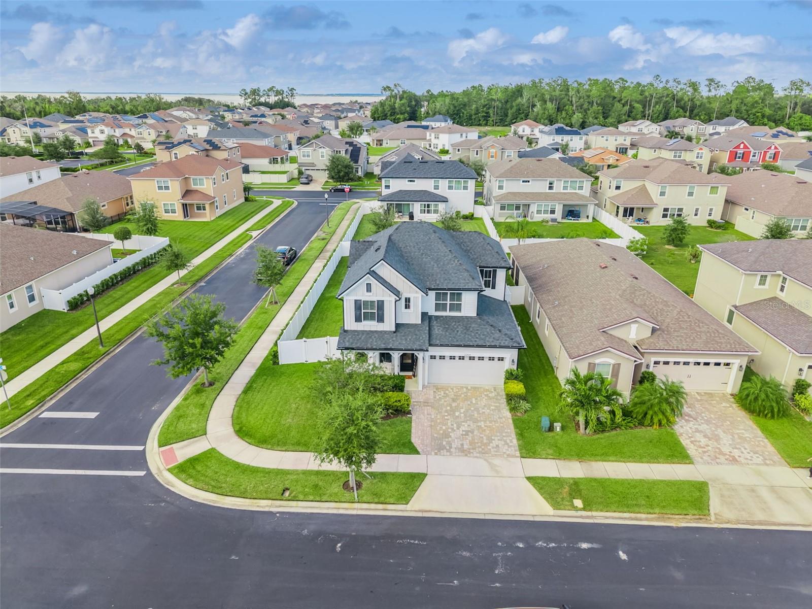 Image 43 of 71 For 2264 Farnham Drive