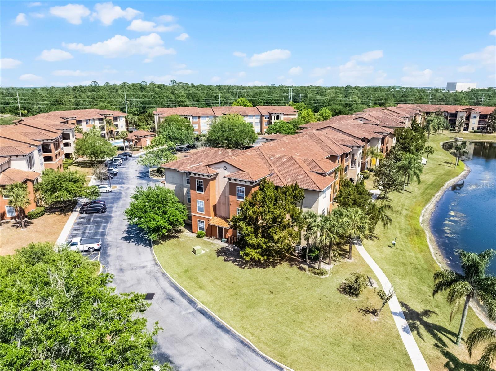 Image 21 of 24 For 5530 Metrowest Boulevard 309