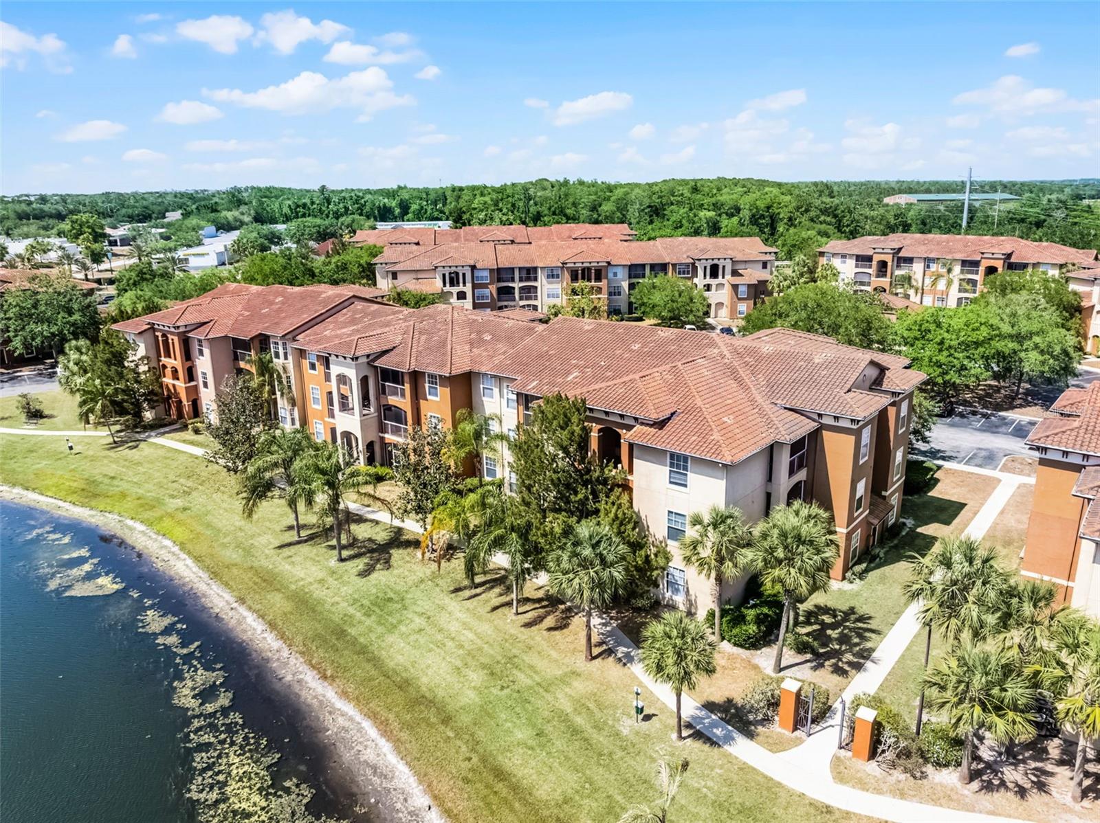 Image 22 of 24 For 5530 Metrowest Boulevard 309