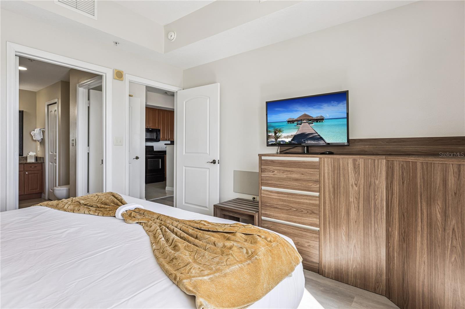 Image 12 of 20 For 7383 Universal Blvd  1109