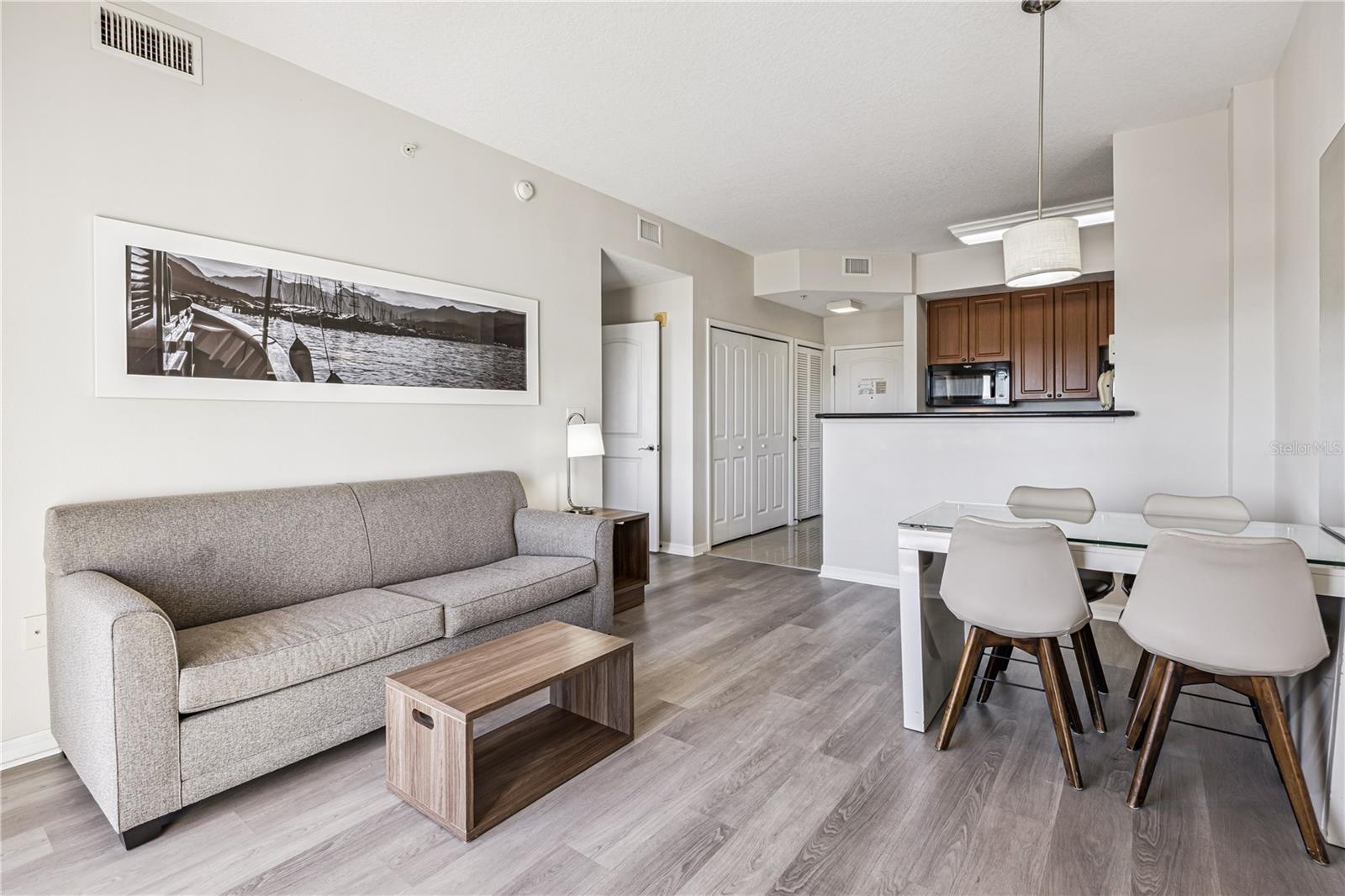 Image 6 of 20 For 7383 Universal Blvd  1109