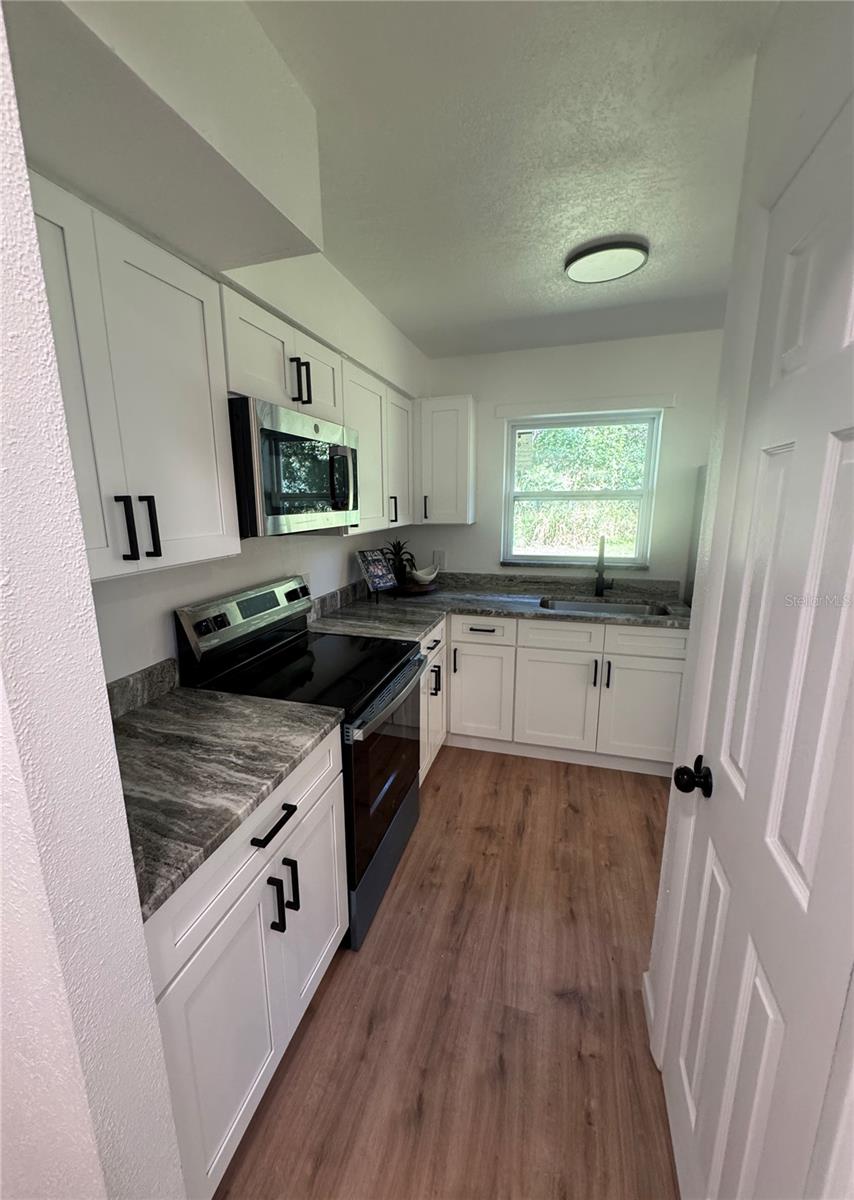 Image 3 of 13 For 2207 Virginia Avenue