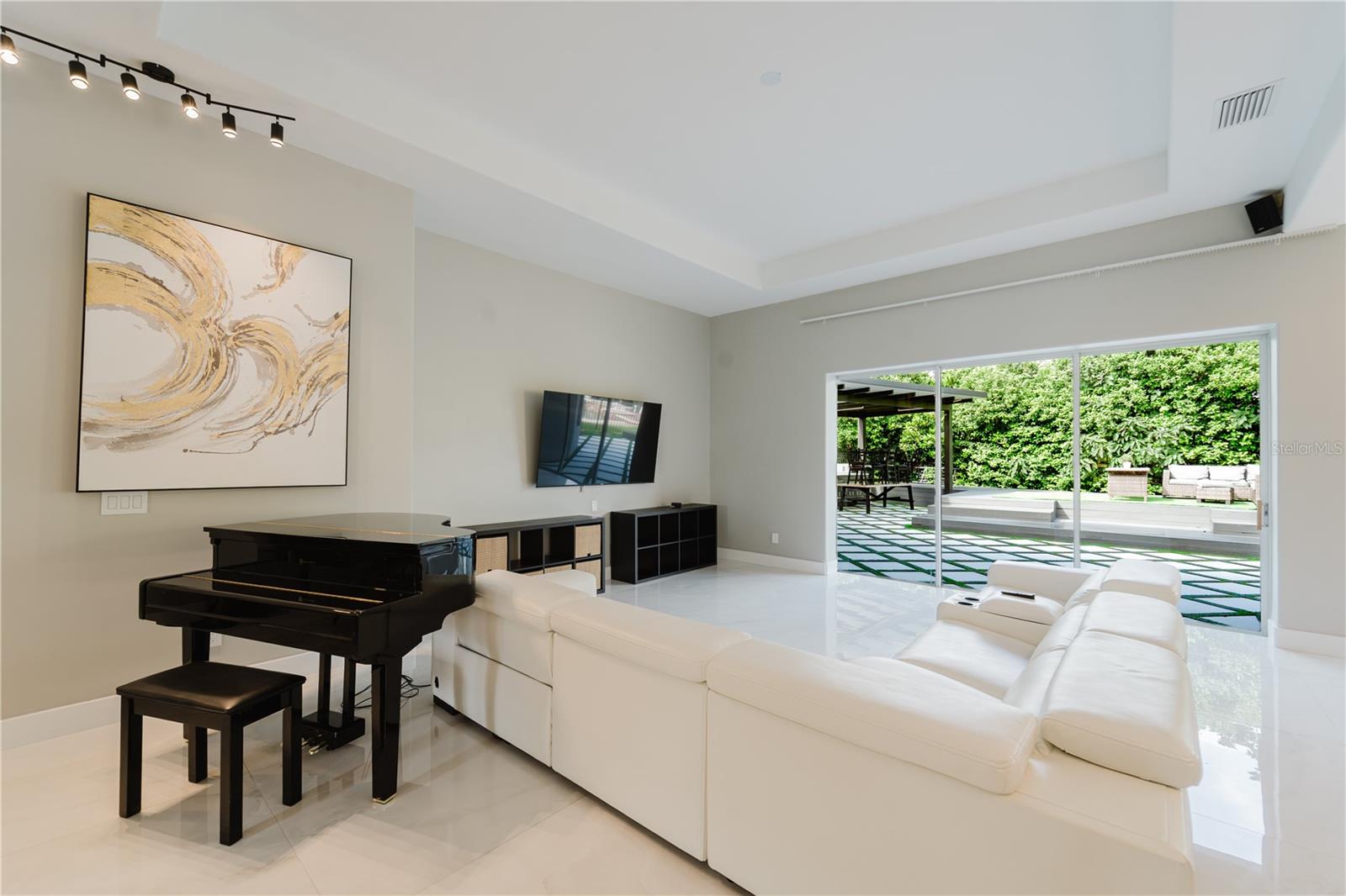 Image 5 of 49 For 1361 Whitney Isles Drive