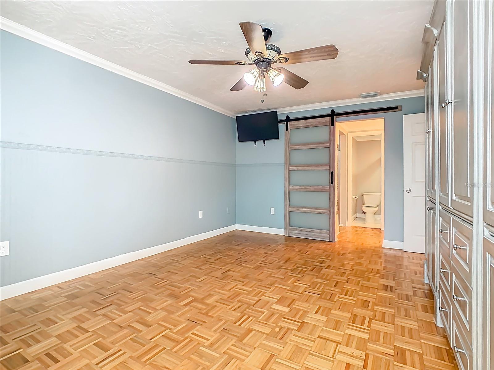 Image 17 of 38 For 353 Lake Faith Drive 116