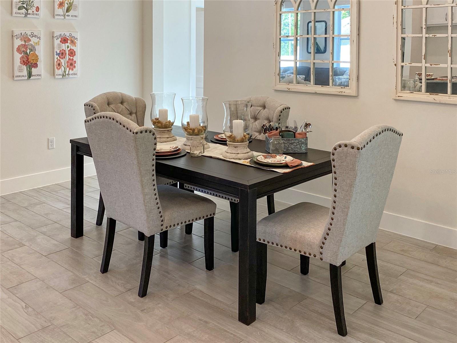 Image 4 of 6 For 904 Azalea Walk Circle