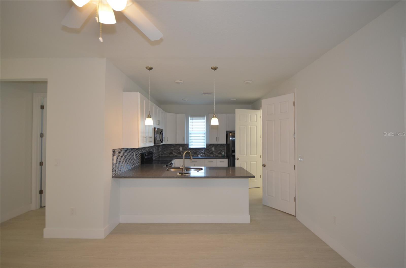 Image 3 of 50 For 8581 Agate Street