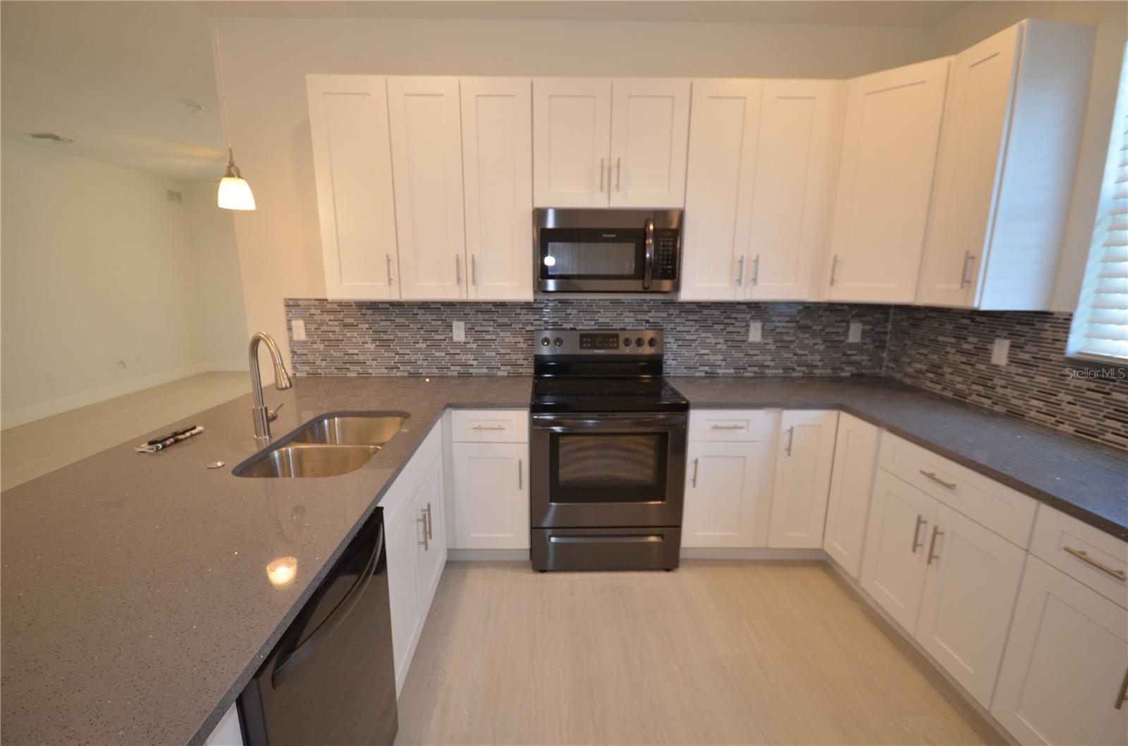 Image 6 of 50 For 8581 Agate Street