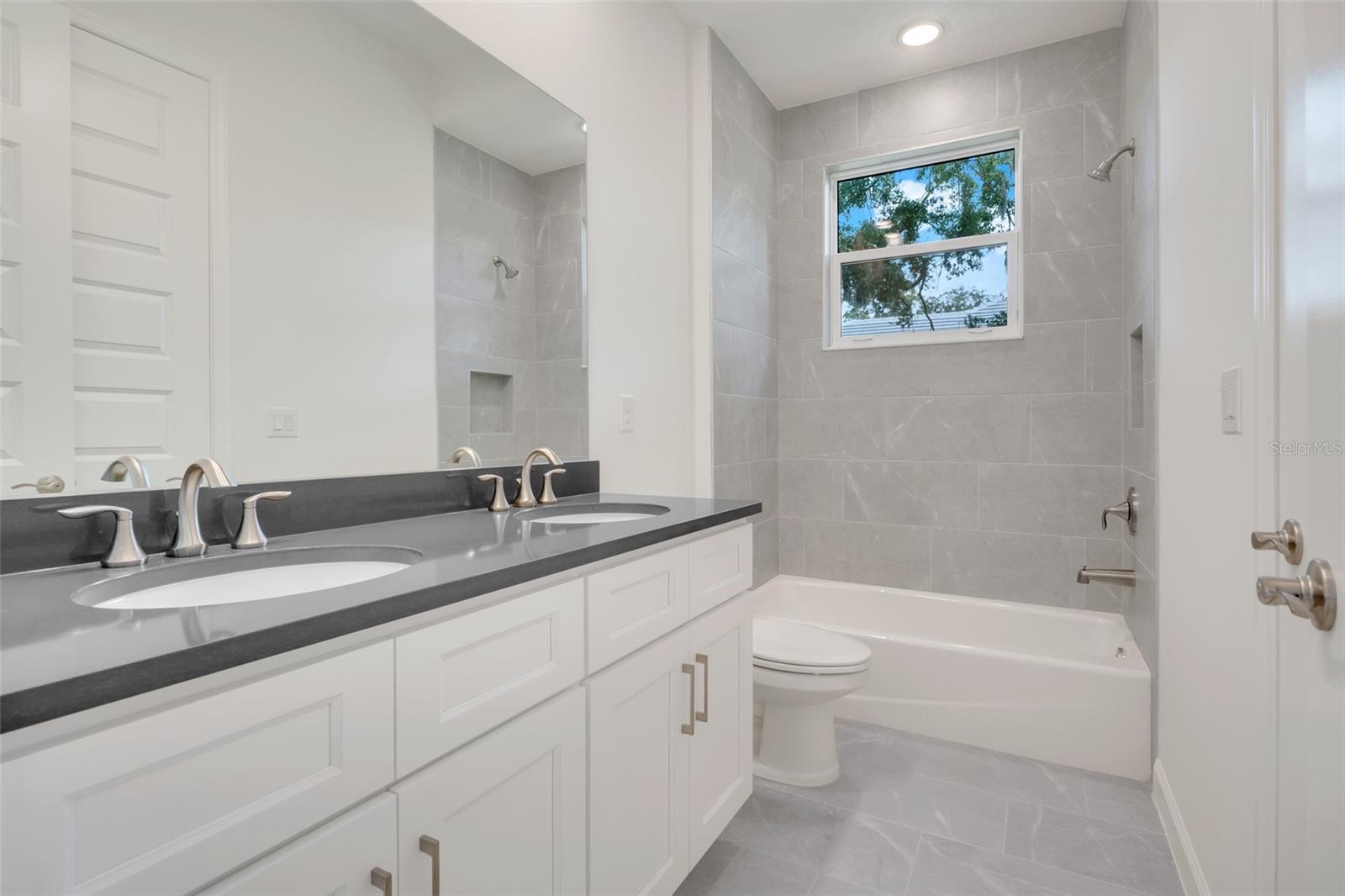 Image 26 of 33 For 106 New Leatherwood Drive