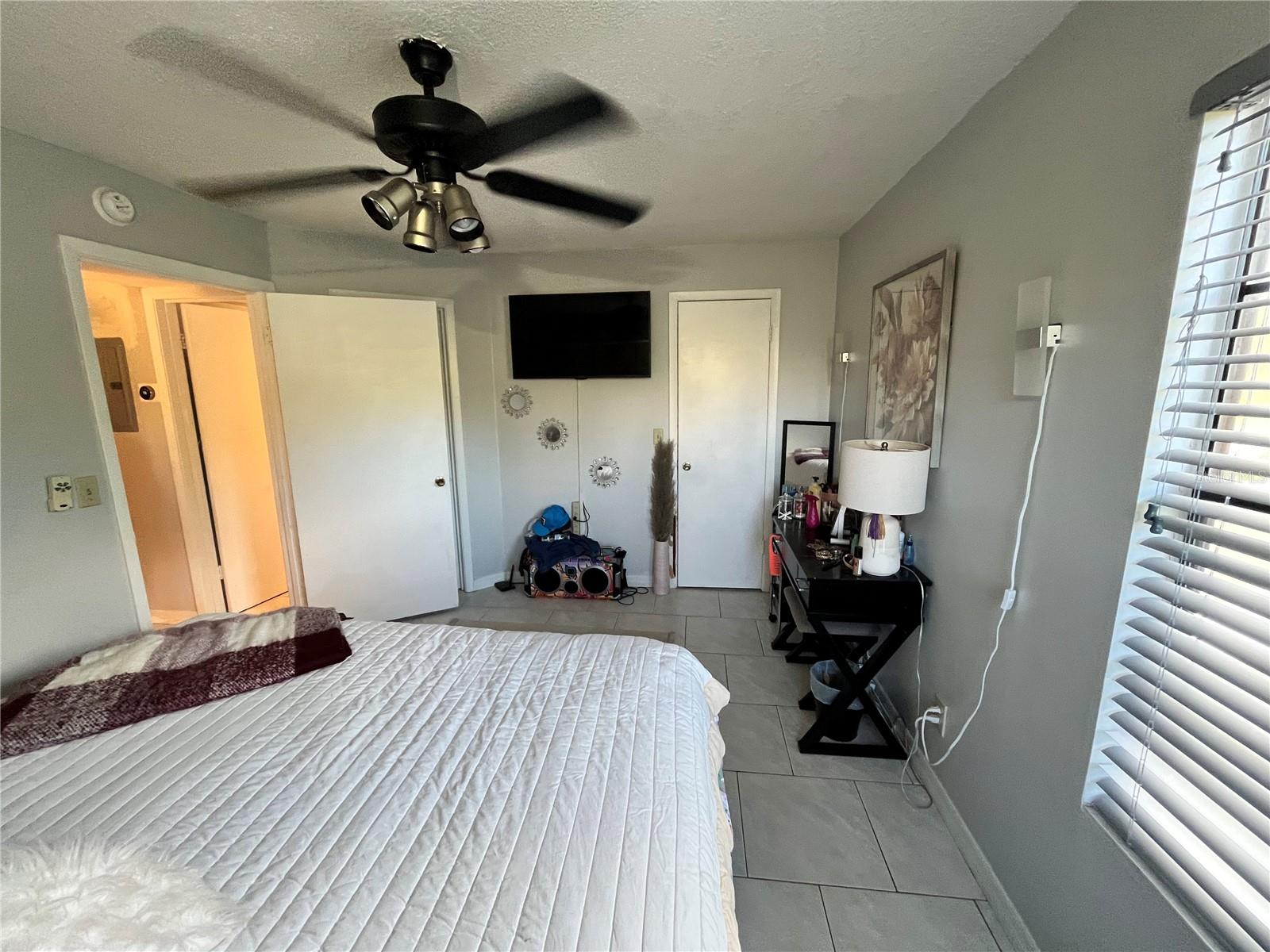 Image 12 of 22 For 400 Lake Placid Court 204