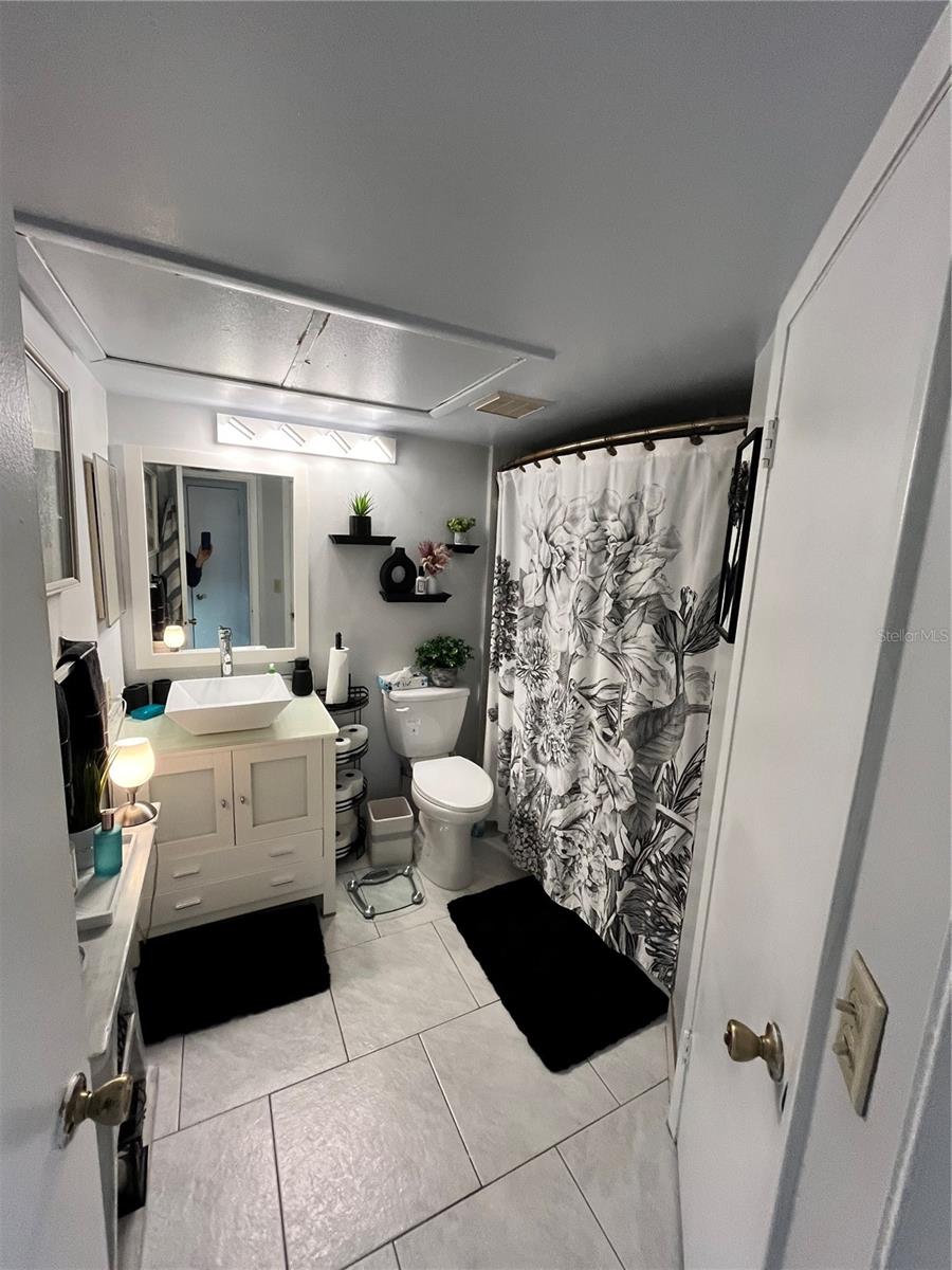 Image 13 of 22 For 400 Lake Placid Court 204