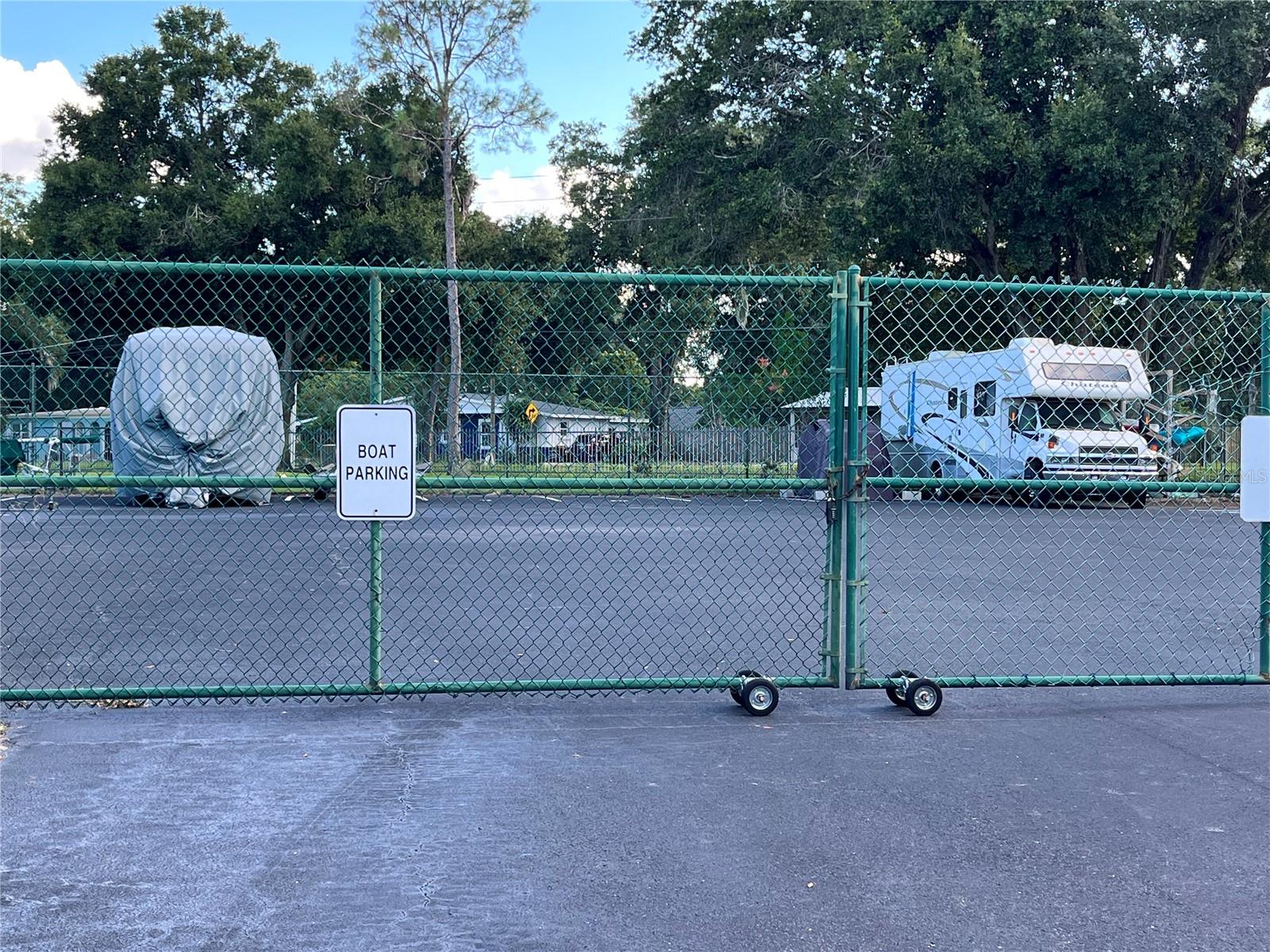 Image 17 of 22 For 400 Lake Placid Court 204